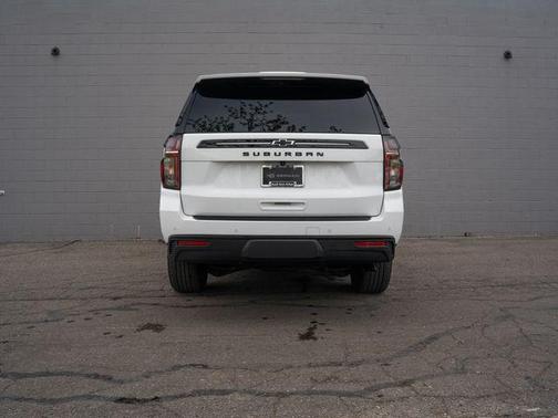 Summit White 2023 Chevrolet Suburban 4WD Z71