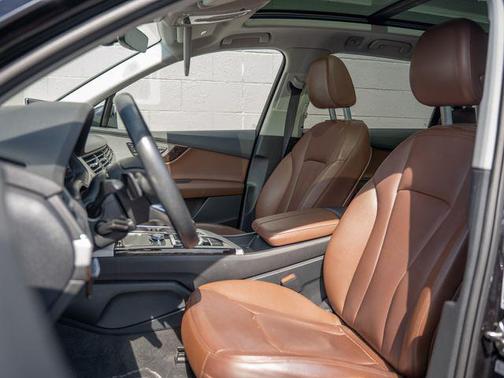 Orca Black Metallic 2019 Audi Q7 45 Premium Plus