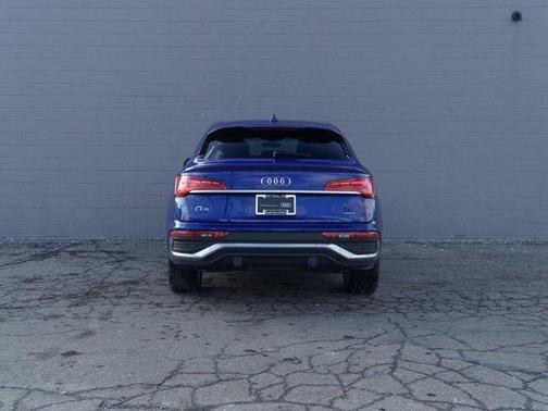 2022 Audi Q5 45 S line Premium Plus