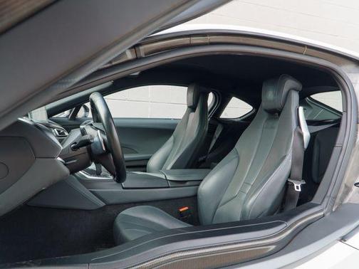 Crystal White Pearl 2015 BMW i8 Base
