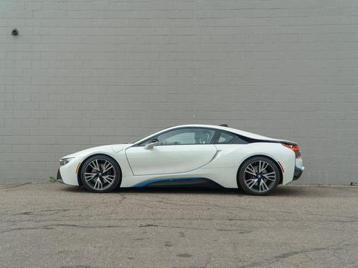 Crystal White Pearl 2015 BMW i8 Base