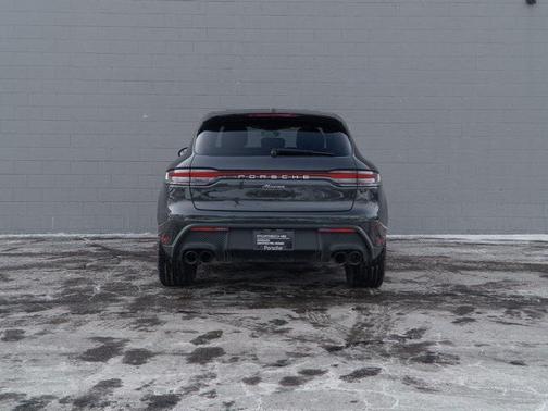 2025 Porsche Macan T