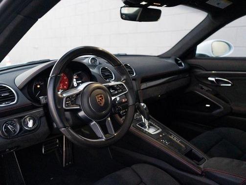 2024 Porsche 718 Cayman GTS 4.0