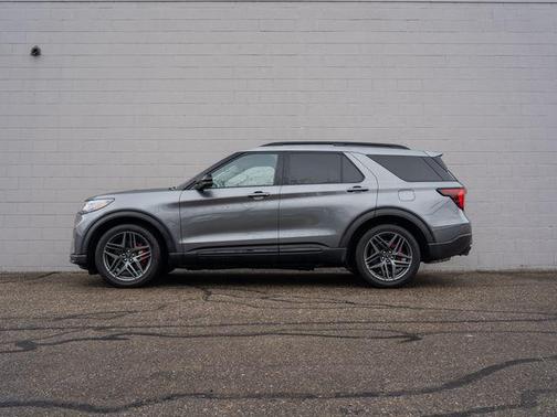 Carbonized Gray Metallic 2025 Ford Explorer ST