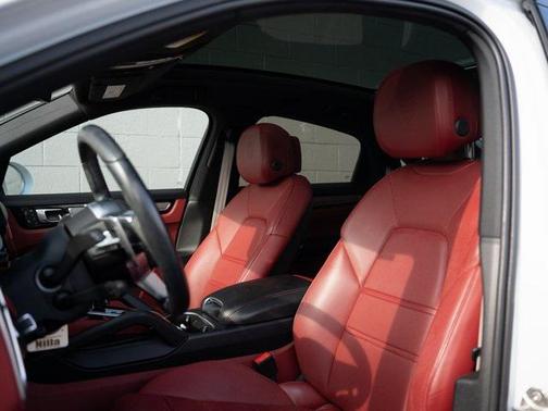 2022 Porsche Cayenne Cayenne