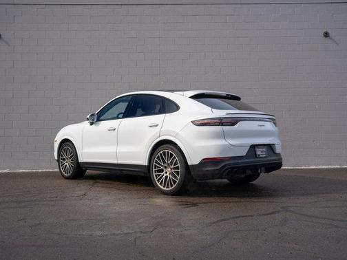 2022 Porsche Cayenne Cayenne