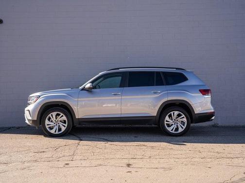 2022 Volkswagen Atlas 3.6L SE w/Technology