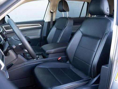 2022 Volkswagen Atlas 3.6L SE w/Technology