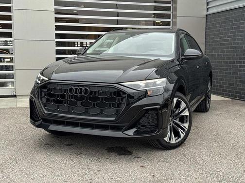 Mythos Black Metallic 2025 Audi Q8 55 Premium Plus