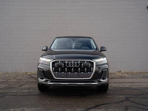 2026 Audi Q7 45 Premium Plus