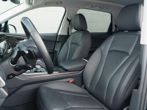 2022 Audi Q7 55 Premium Plus