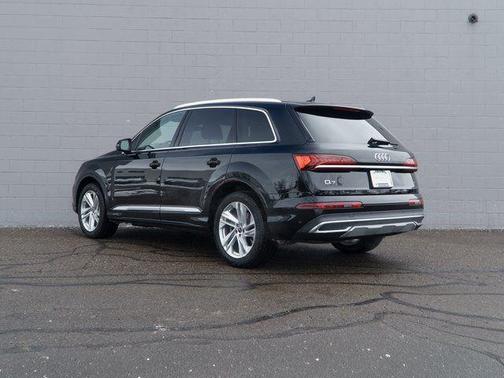 2022 Audi Q7 55 Premium Plus