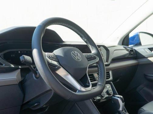 2024 Volkswagen Taos 1.5T SEL