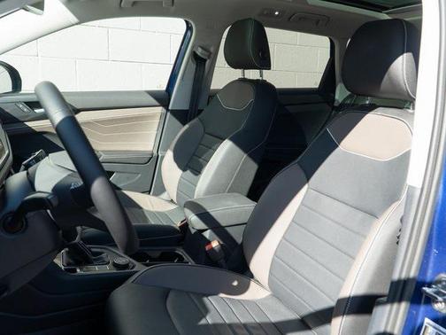 2024 Volkswagen Taos 1.5T SEL