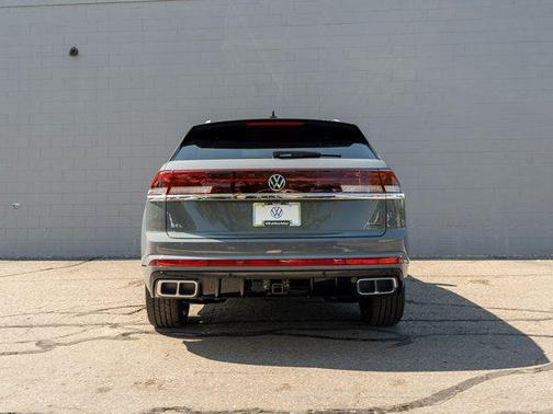 Pure Gray 2025 Volkswagen Atlas Cross Sport 2.0T SEL Premium