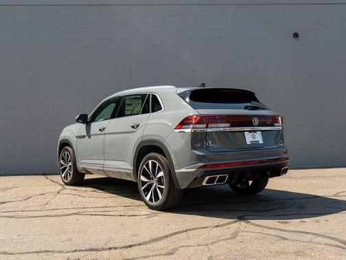 Pure Gray 2025 Volkswagen Atlas Cross Sport 2.0T SEL Premium