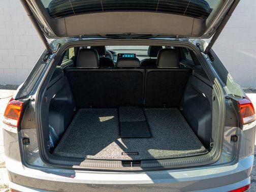 Pure Gray 2025 Volkswagen Atlas Cross Sport 2.0T SEL Premium
