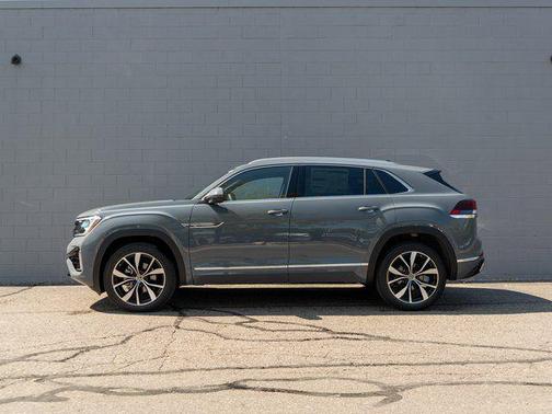 Pure Gray 2025 Volkswagen Atlas Cross Sport 2.0T SEL Premium