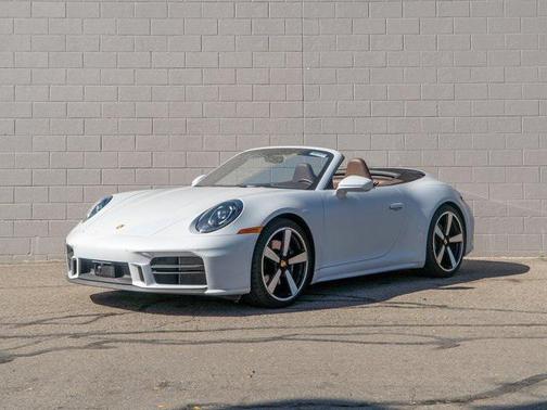 2025 Porsche 911 Carrera
