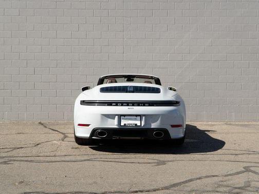 2025 Porsche 911 Carrera