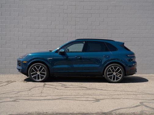 2024 Porsche Cayenne E-Hybrid S