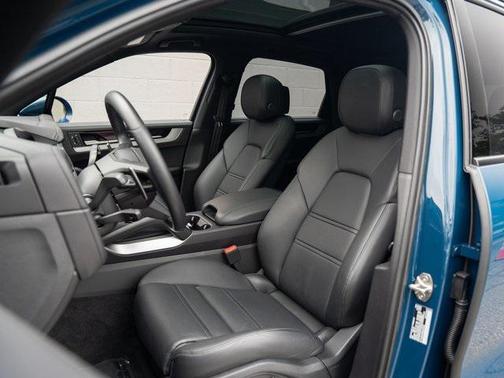 2024 Porsche Cayenne E-Hybrid S