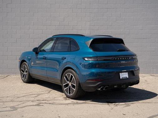 2024 Porsche Cayenne E-Hybrid S