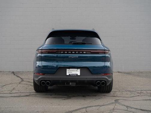 2024 Porsche Cayenne E-Hybrid S