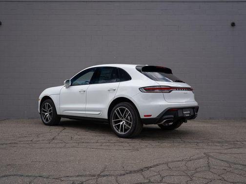2026 Porsche Macan 