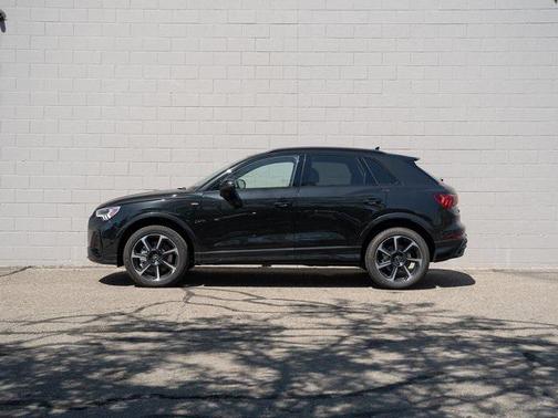 2025 Audi Q3 Premium 45 TFSI S line quattro Tiptronic
