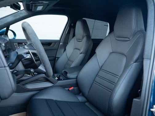 2026 Porsche Cayenne GTS