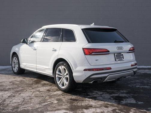 2025 Audi Q7 55 Premium Plus