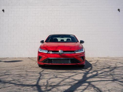 Kings Red Metallic w/Deep Black Roof 2026 Volkswagen Jetta GLI 2.0T Autobahn