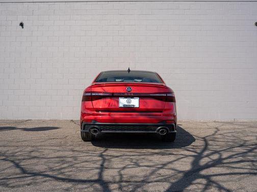 Kings Red Metallic w/Deep Black Roof 2026 Volkswagen Jetta GLI 2.0T Autobahn