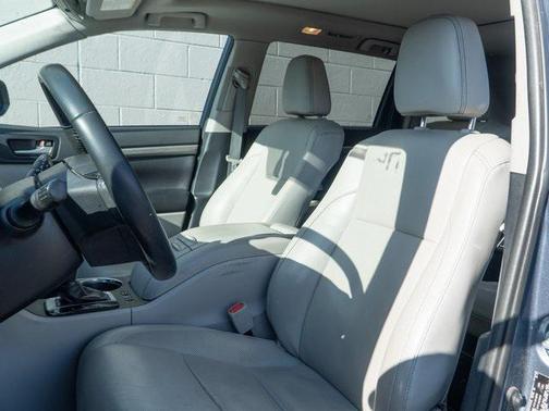 2019 Toyota Highlander Limited Platinum