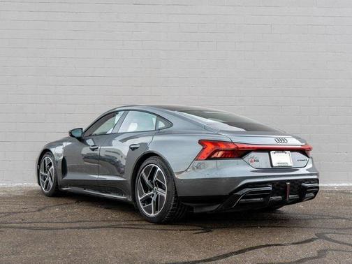 2025 Audi RS e-tron GT performance