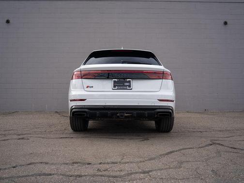 Glacier White Metallic 2025 Audi Q8 55 Premium Plus