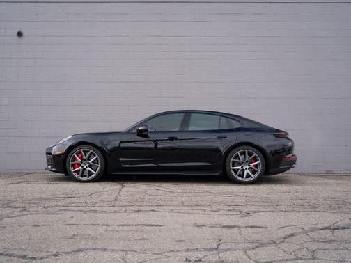 2026 Porsche Panamera Turbo