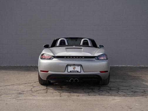 2024 Porsche 718 Boxster S