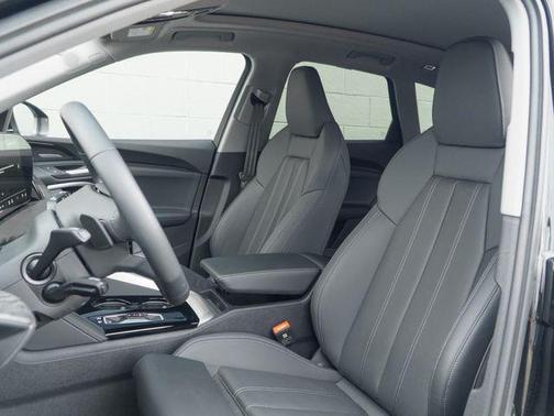 Mythos Black Metallic 2025 Audi Q5 Premium Plus TFSI quattro S tronic