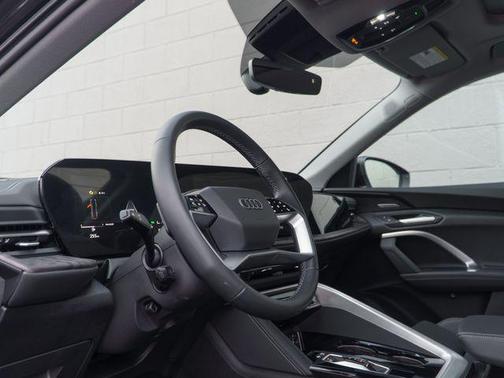 Mythos Black Metallic 2025 Audi Q5 Premium Plus TFSI quattro S tronic