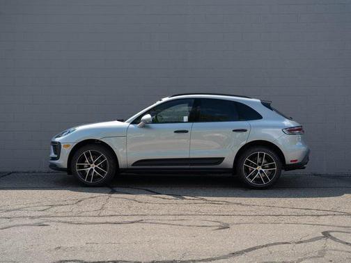 Dolomite Silver Metallic 2026 Porsche Macan Macan