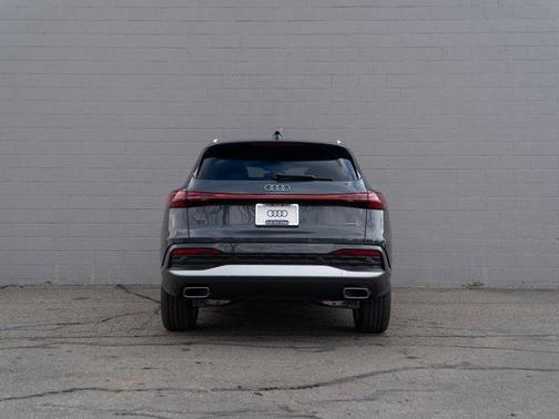 2025 Audi Q5 Premium TFSI quattro S tronic