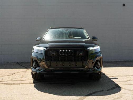 2025 Audi Q7 55 Premium Plus