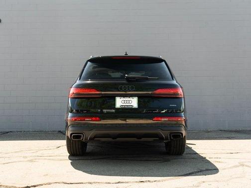 2025 Audi Q7 55 Premium Plus