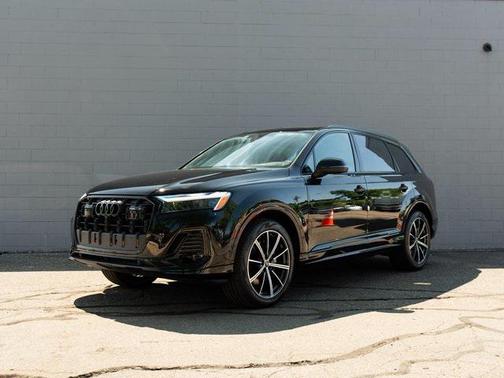 2025 Audi Q7 55 Premium Plus
