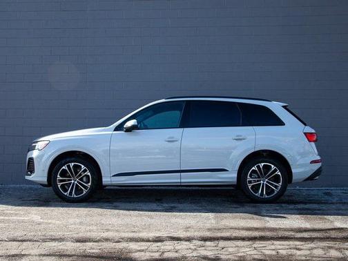 2025 Audi Q7 45 Premium Plus