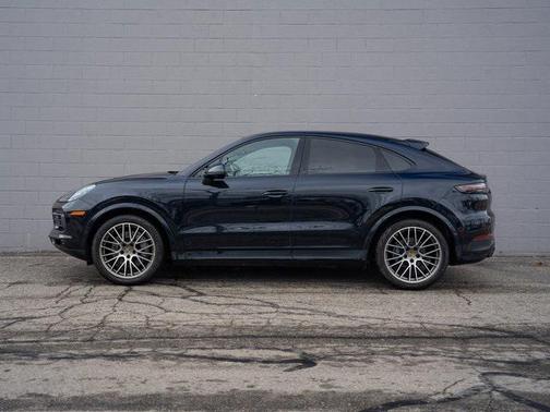 2022 Porsche Cayenne S