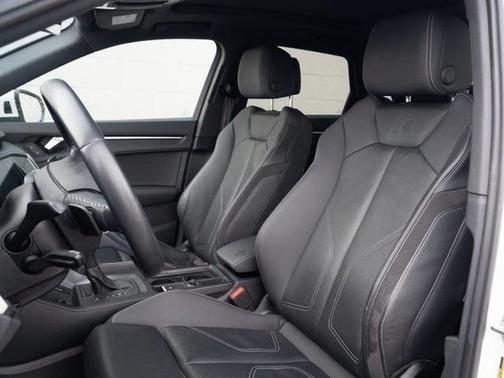 2020 Audi Q3 45 S line Prestige