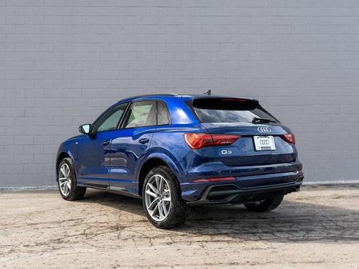2025 Audi Q3 Premium 45 TFSI S line quattro Tiptronic